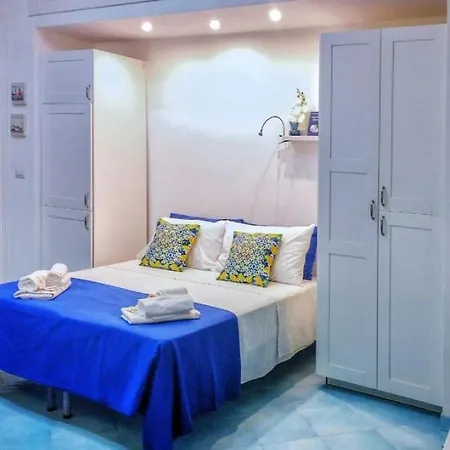The Heart Of - Santa Lucia Apartment Naples